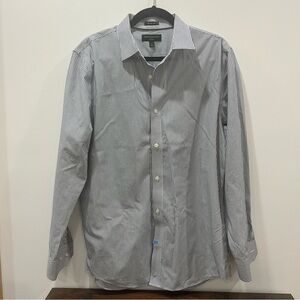 Banana Republic men large slim fit White blue pinstripe Casual Button Down Shirt